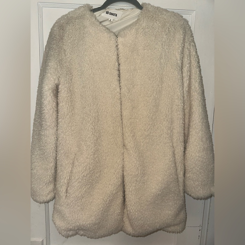 NEVER WORN, white faux fur jacket, size small
